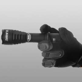 TORCIA A LED ARMYTEK PREDATOR XP-L HI